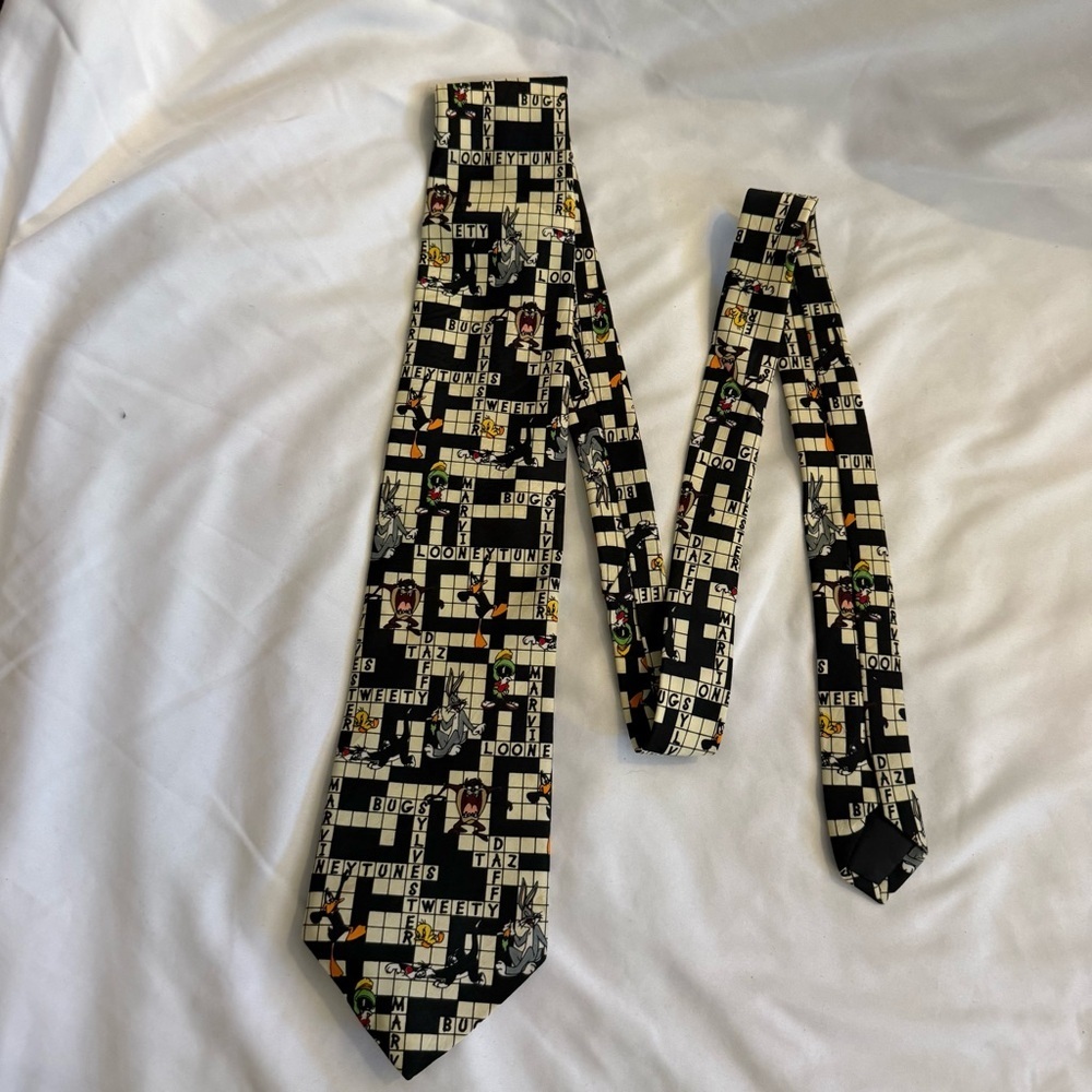 Like New Vintage Looney Tunes Mania Crossword Pattern Tie